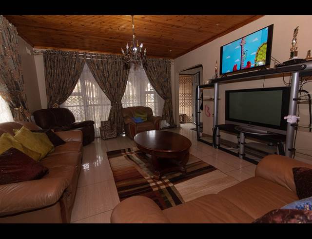 3 BEDROOM HOUSE FOR SALE IN WESTCLIFF
